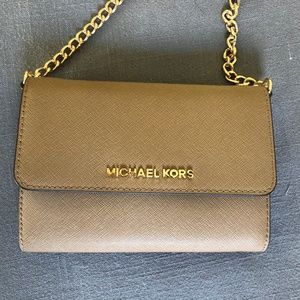 MICHAEL MICHAEL KORS Leather Crossbody Clutch